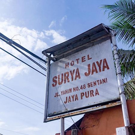 RedDoorz near Sentani Airport Jayapura Hotel Bagian luar foto
