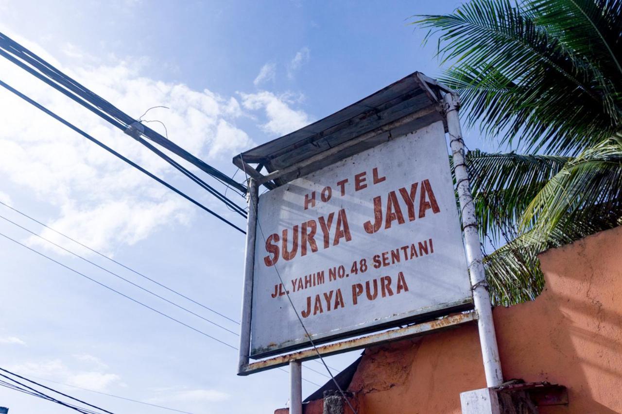 RedDoorz near Sentani Airport Jayapura Hotel Bagian luar foto
