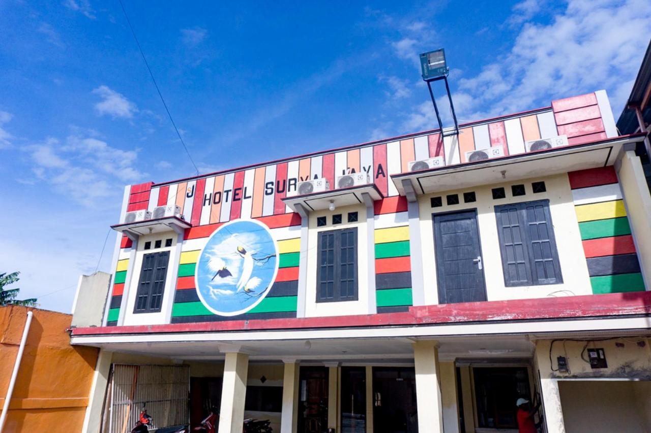 RedDoorz near Sentani Airport Jayapura Hotel Bagian luar foto